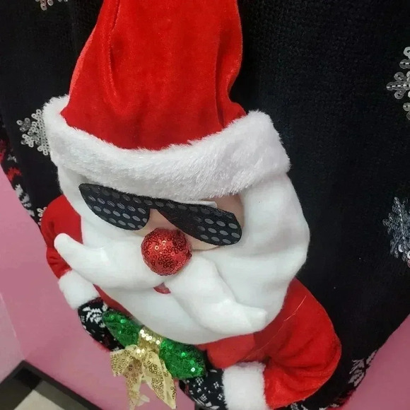 Plus Size Holiday Sweater Santa holding Present - Picture 3 of 5